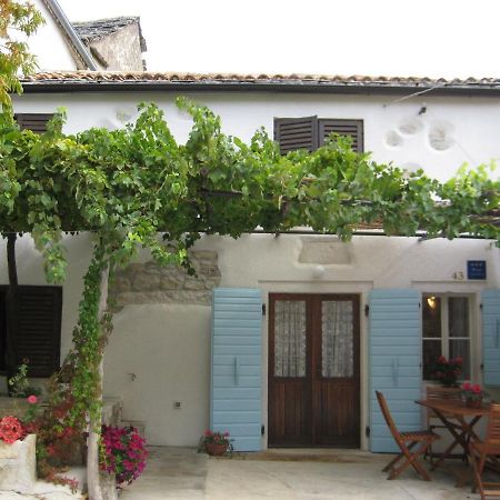 Holiday Home Trostova Kuca 파진 객실 사진