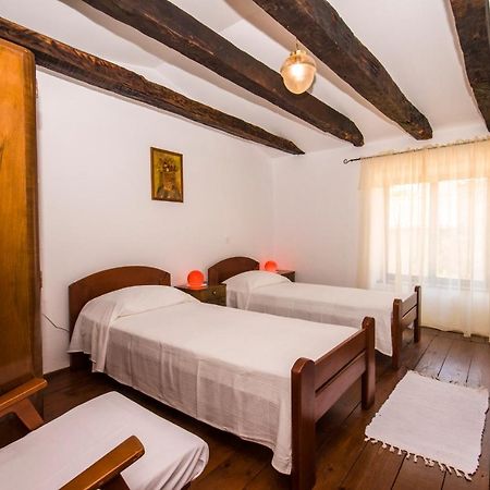 Holiday Home Trostova Kuca 파진 외부 사진
