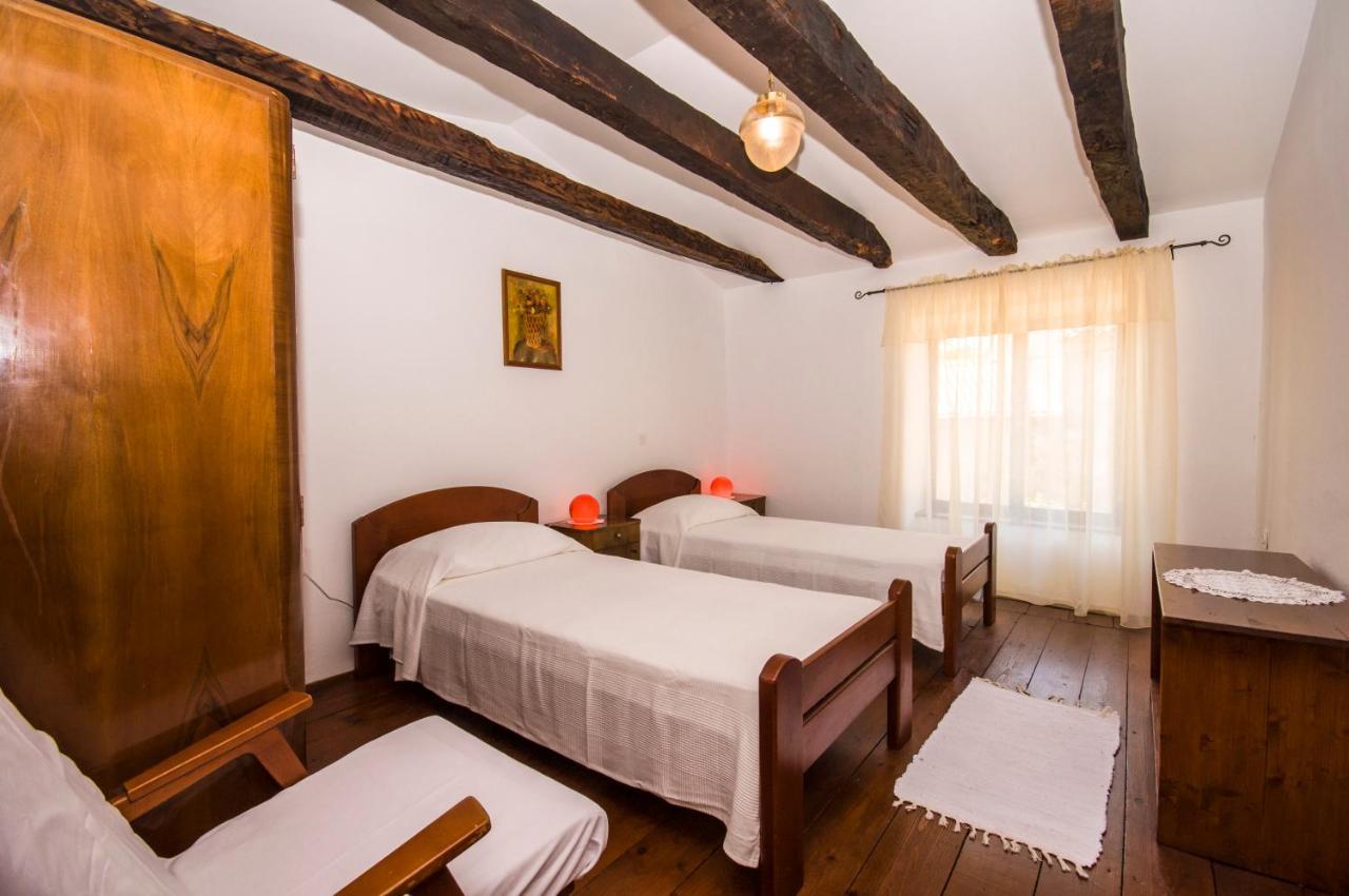 Holiday Home Trostova Kuca 파진 외부 사진