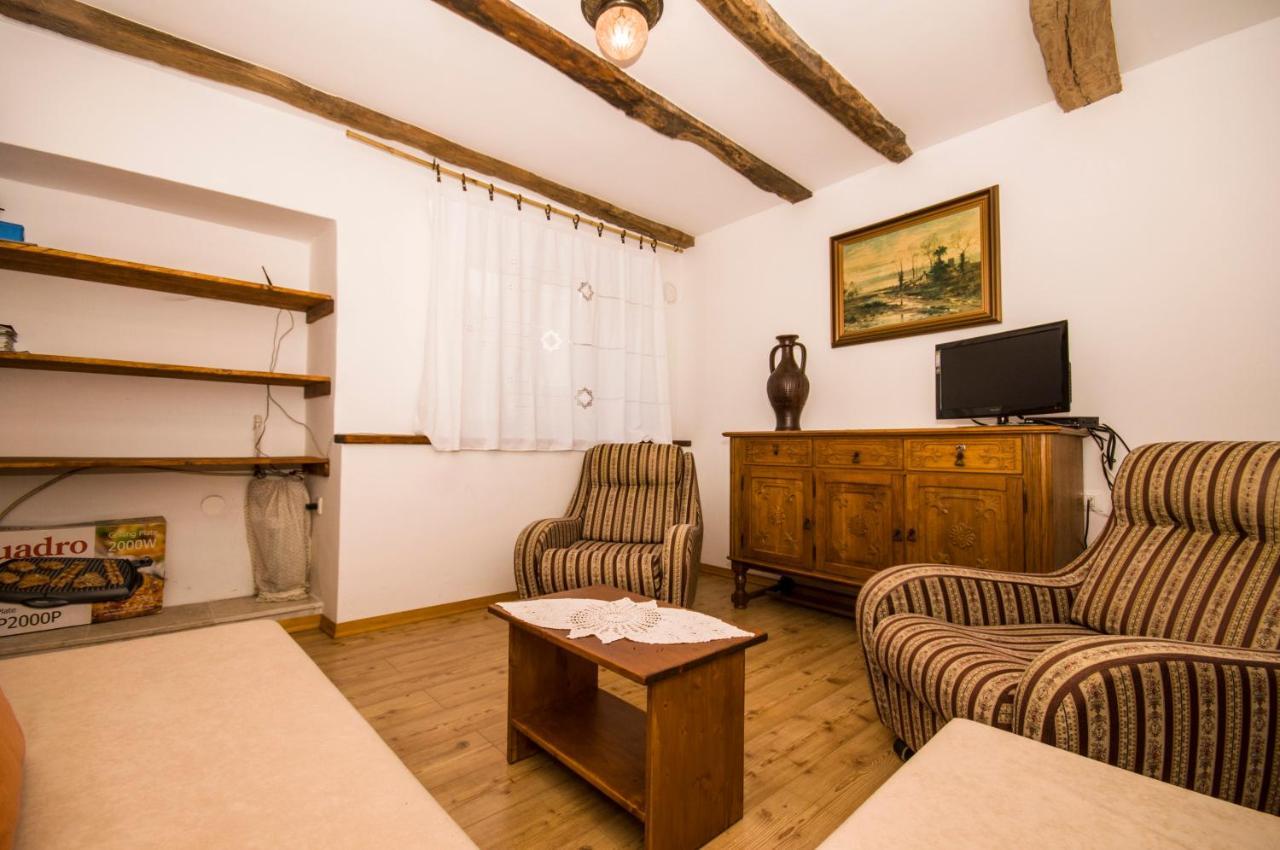 Holiday Home Trostova Kuca 파진 외부 사진
