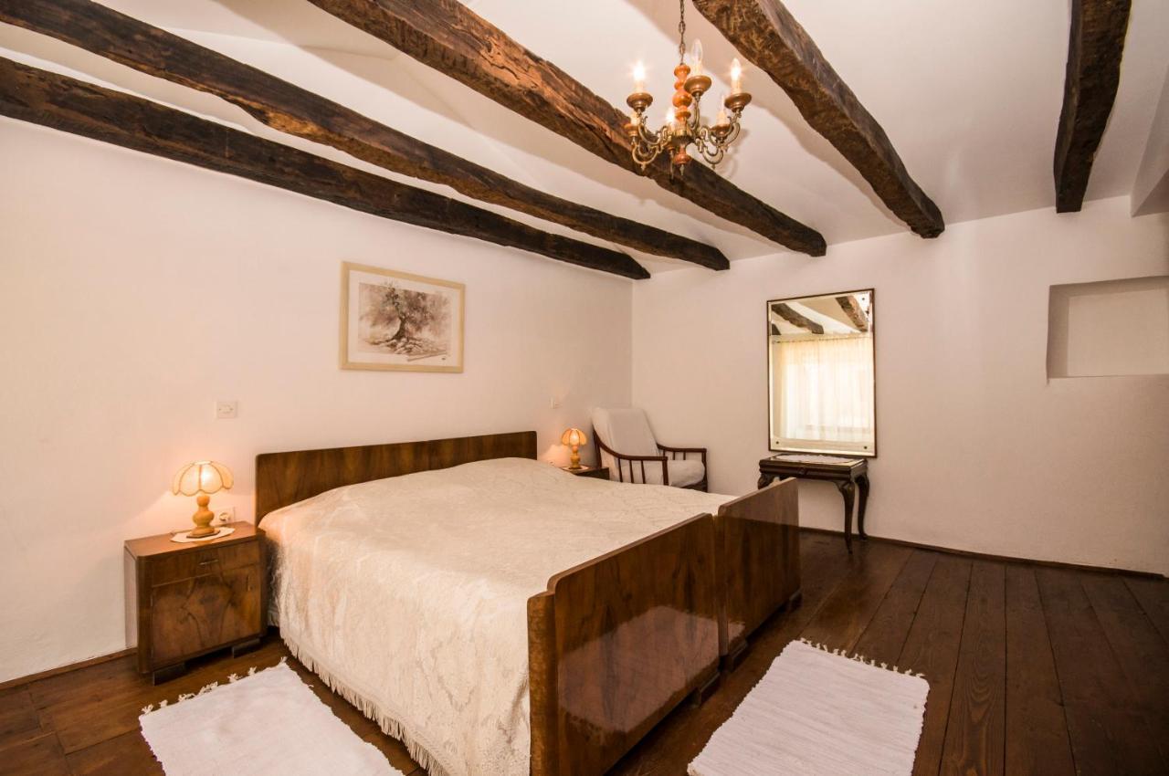 Holiday Home Trostova Kuca 파진 외부 사진