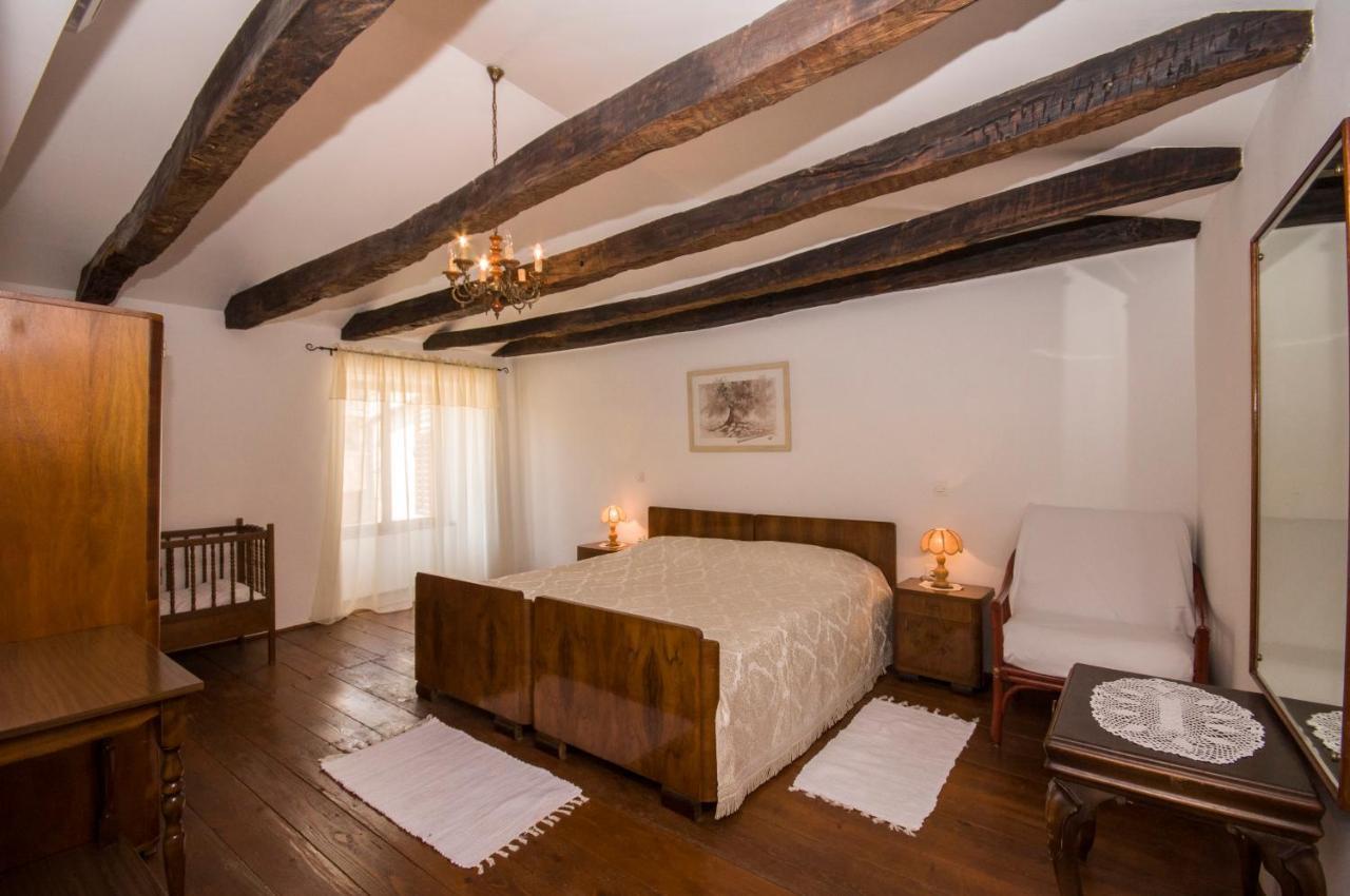 Holiday Home Trostova Kuca 파진 외부 사진